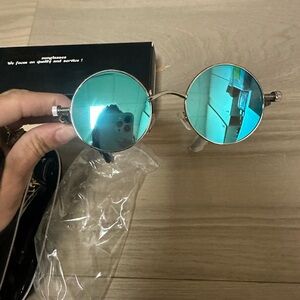 Dollger reflective mirror sunglasses NWT